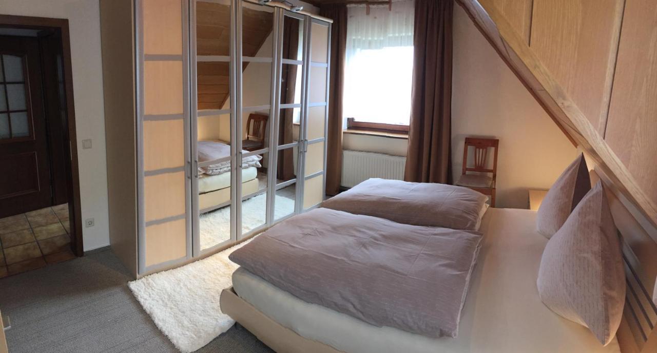 Ferienwohnung Unter Dem Schild Oberfell 외부 사진